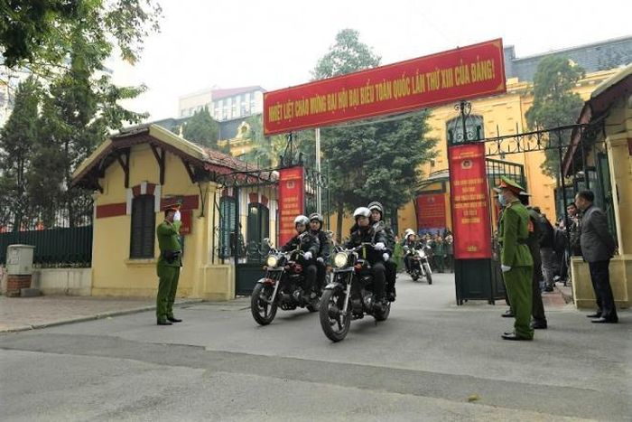 Tại lễ xuất quân, Thượng tướng Bùi Văn Nam - Thứ trưởng Bộ Công an yêu cầu toàn thể lãnh đạo, cán bộ, chiến sĩ Công an Hà Nội tập trung toàn lực, chủ động phòng ngừa, đấu tranh, ngăn chặn mọi âm mưu phá hoại, xâm phạm an ninh quốc gia, phòng chống cháy nổ, gây mất trật tự công cộng.