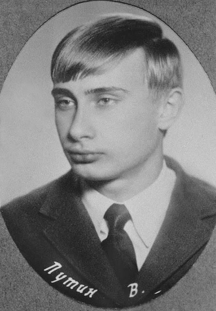 Vào năm 1996, ông Putin chuyển đến Mosow và được bổ nhiệm nhiều chức vụ quan trọng trong văn phòng Tổng thống Nga. Trong ảnh là chàng thanh niên Putin năm 1970.