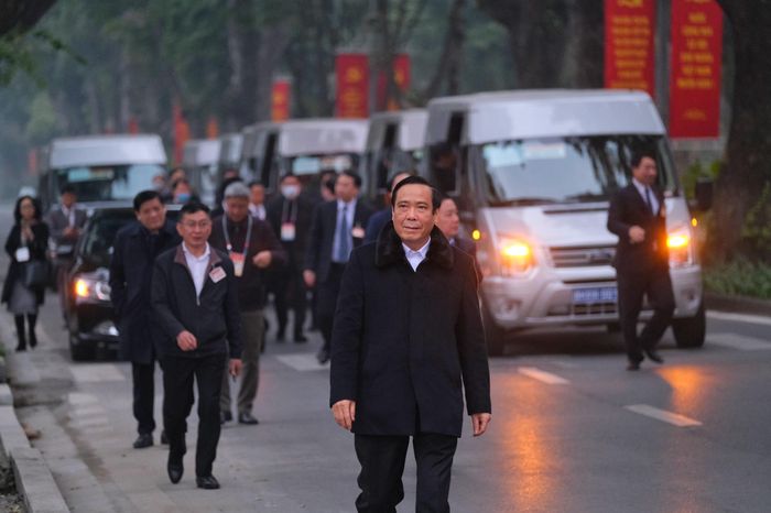  Phó trưởng ban Thường trực Ban Tổ chức Trung ương Nguyễn Thanh Bình cùng nhiều lãnh đạo bộ, ban, ngành có mặt tại buổi tổng duyệt. Ảnh: Phạm Thắng. 