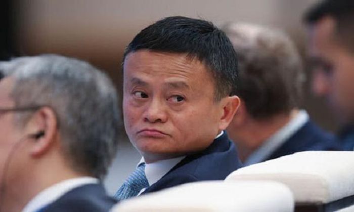 Phần lớn người dùng mạng xã hội mong chờ sự quay lại của CEO Alibaba. Mọi người cũng tò mò liệu ông sẽ giải quyết vụ điều tra chống độc quyền mà Bắc Kinh nhắm vào Alibaba và việc IPO của Ant Group hay ông chỉ xuất hiện chốc lát rồi biến mất như hai tháng trước.