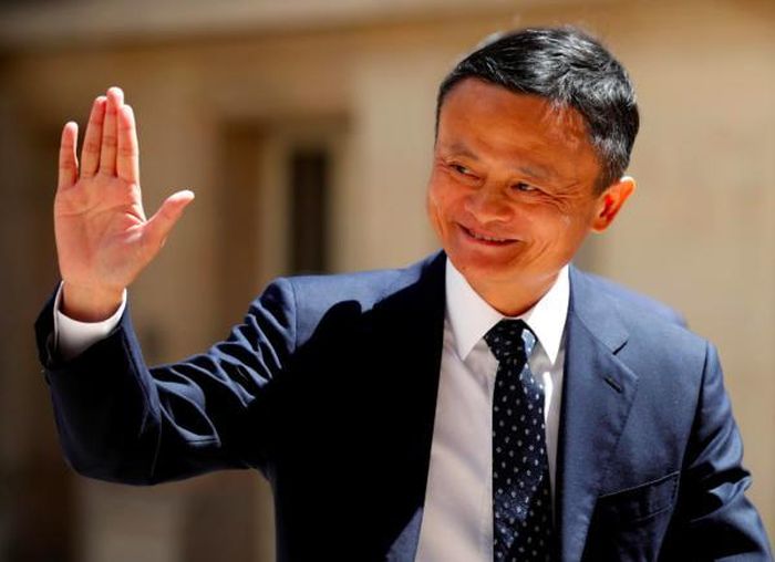 Cùng trong tháng Ant bị hoãn IPO vô thời hạn, cơ quan chống độc quyền cũng công bố bộ hướng dẫn mới cảnh báo các ông lớn công nghệ đang có hành vi độc quyền, từ chuyện ép buộc đối tác ký thỏa thuận độc quyền cho đến câu kết để nắm lợi thế về dữ liệu.