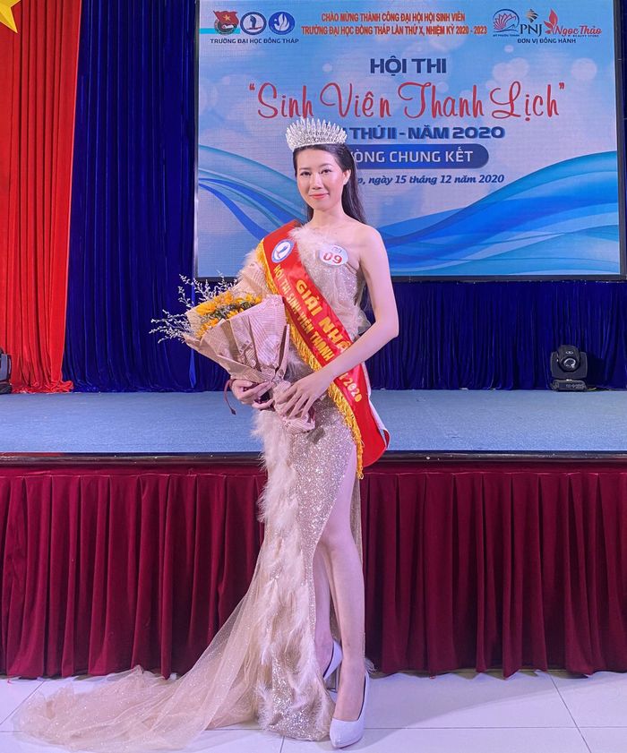 Cẩm Phương đoạt giải nhất thi Sinh viên thanh lịch
