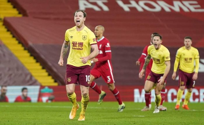Liverpool tiếp tục lún sâu vào khủng hoảng.