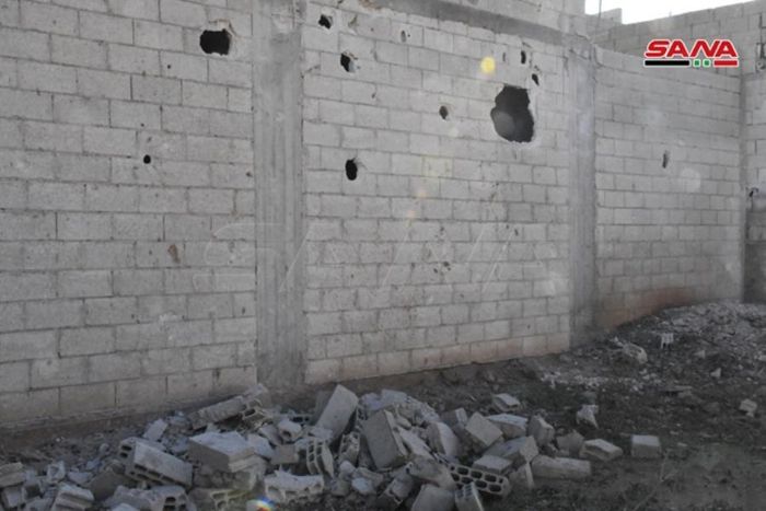 Israel đã tiến hành hàng trăm cuộc không kích vào Syria trong những năm gần đây chống lại cái mà họ tình nghi là sự triển khai quân đội của Iran hoặc vận chuyển vũ khí cho các du kích Hezbollah ở Lebanon.