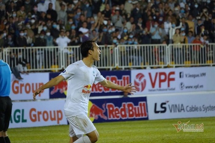 để chiến thắng của HAGL thực sự thót tim