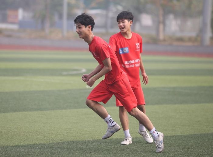 ... THPT Phùng Khắc Khoan đã ghi thêm 2 bàn