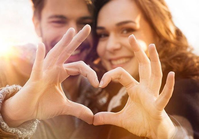 Cần trân trọng và biết ơn "nửa kia" đã nâng đỡ bạn suốt cuộc đời này bằng tình yêu thuần khiết. Ảnh minh họa.