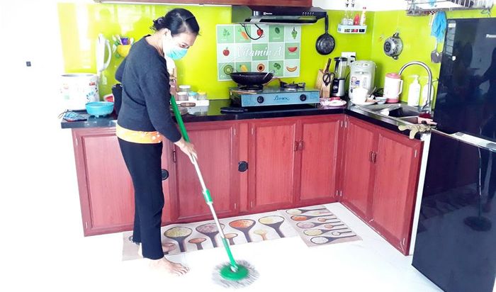 Công việc dọn nhà cho thu nhập hàng chục triệu đồng dịp Tết.