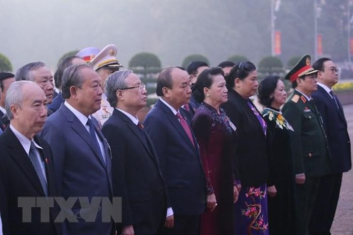Các đồng chí lãnh đạo Đảng, Nhà nước và đại biểu dự Đại hội tưởng niệm Chủ tịch Hồ Chí Minh. Ảnh: TTXVN