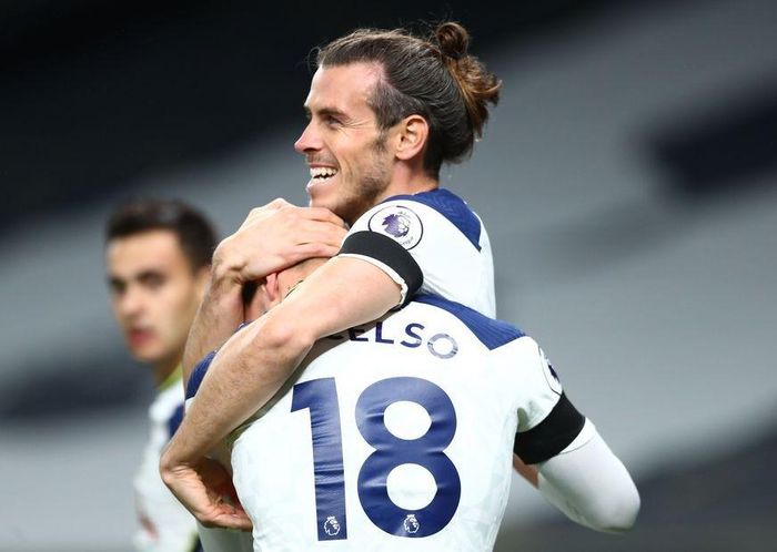 Tại Tottenham, Bale nhận lương khoảng 300.000 bảng/tuần, nhưng mức đóng góp hạn chế. Anh chơi 13 trận, ghi 4 bàn cho "Gà trống". Tuyển thủ xứ Wales chỉ được HLV Jose Mourinho xếp đá chính ở Europa League, League Cup và FA Cup. 