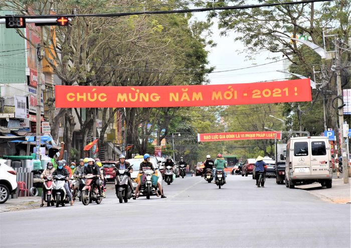 Các tuyến phố ở Pleiku được chỉnh trang sạch đẹp trước Tết Nguyên đán 2021. Ảnh: Trần Dung