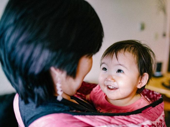  Nuôi dạy một đứa trẻ cần nhiều kiên nhẫn, thay vì đòn roi. Ảnh: NPR. 