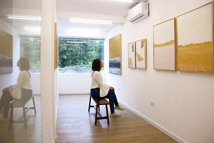 Một góc triển lãm “Vùng mơ”