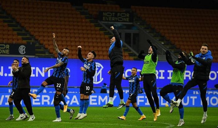 Inter Milan thắng AC Milan 2-1. (Nguồn: The Sun)