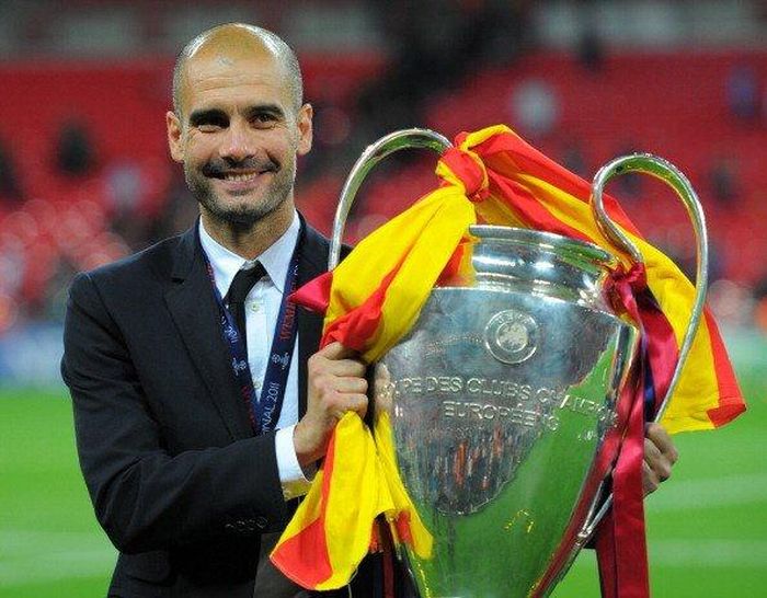 Trước khi theo nghiệp huấn luyện, Pep Guardiola từng có thời gian theo nghiệp viết lách thể thao. Ảnh: Getty. 