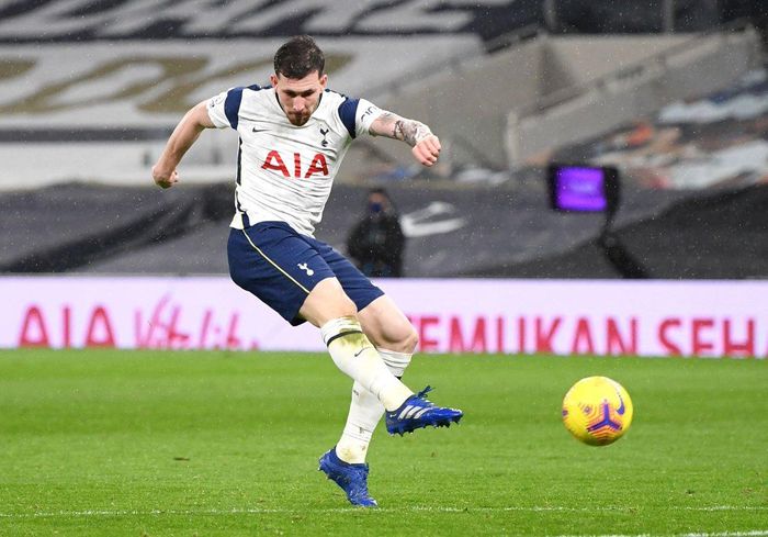  Siêu phẩm sút xa của Hojbjerg là pha dứt điểm duy nhất mà Tottenham tạo ra trong hiệp 2. Ảnh: Getty. 