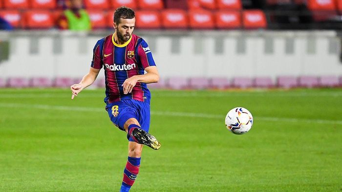  Pjanic không có phẩm chất nổi trội nào. Ảnh: Getty. 