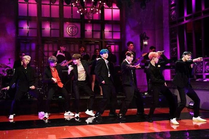 BTS trình diễn "Boy With Luv" tại Saturday Night Live. Ảnh: Teen Vogue