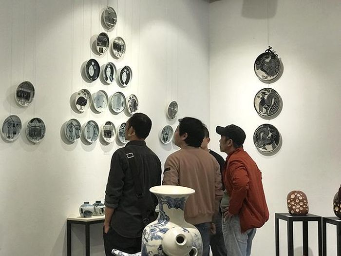 Bộ tác phẩm gốm “Du Xuân” của họa sĩ Vũ Đình Tuấn
