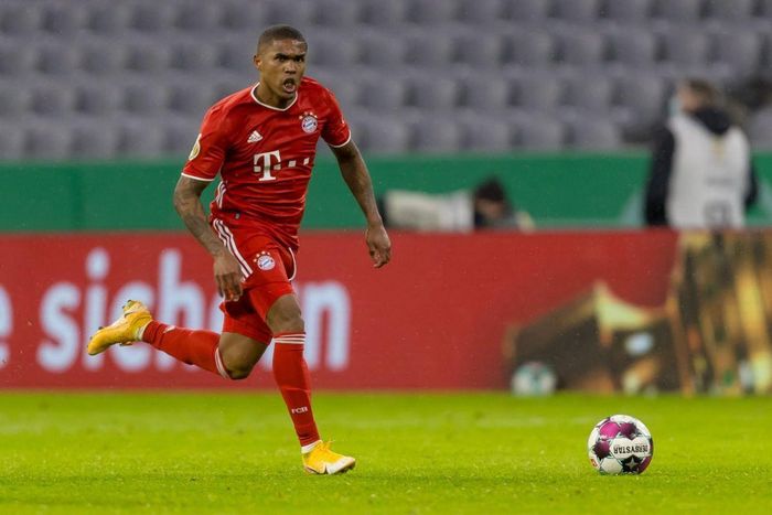 Milan muốn có Douglas Costa