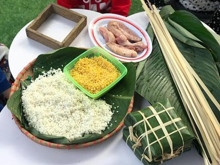 Bánh chưng làm từ gạo nếp Khẩu Láng mang theo hương vị của núi rừng.