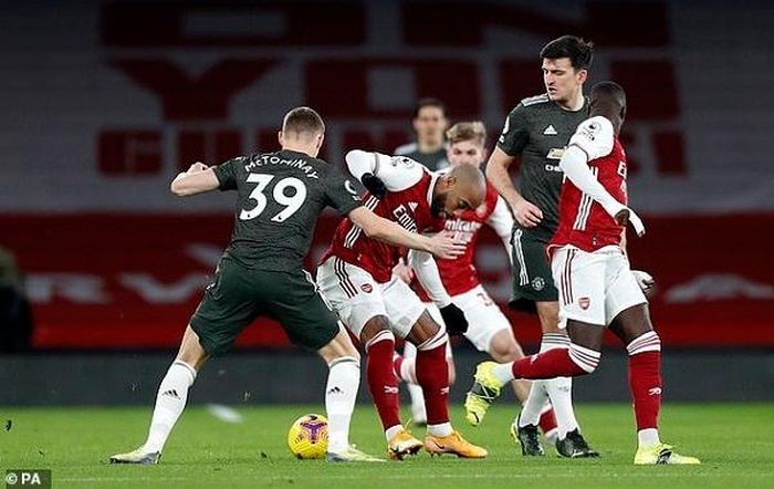 HLV Solskjaer thừa nhận còn quá sớm để Man United nghĩ về cuộc đua vô địch. Ảnh: PA