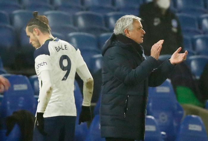  Mourinho bất lực trước Bale. Ảnh: Reuters. 