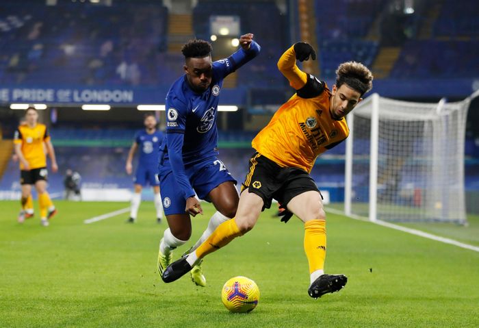  Hudson-Odoi được trọng dụng ở 2 trận đấu đầu tiên của Tuchel. Ông bố trí cầu thủ người Anh chơi cơ động ở hành lang phải, đồng thời thừa nhận khả năng để anh thi đấu như hậu vệ cánh trong sơ đồ 3-4-3 nhờ điểm mạnh tốc độ và kỹ thuật. Tính từ đầu mùa, Hudson-Odoi đã có 5 bàn và 4 pha kiến tạo sau 21 trận trên mọi đấu trường cho Chelsea. 