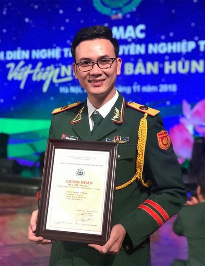 Diễn viên Dương Khánh. 