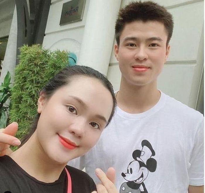 Việc nhanh chóng lấy lại vóc dáng xưa của vợ Duy Mạnh khiến nhiều người bất ngờ. Bởi sau khi sinh phải rất nỗ lực thì hội chị em mới có thể quay trở về body thời con gái.