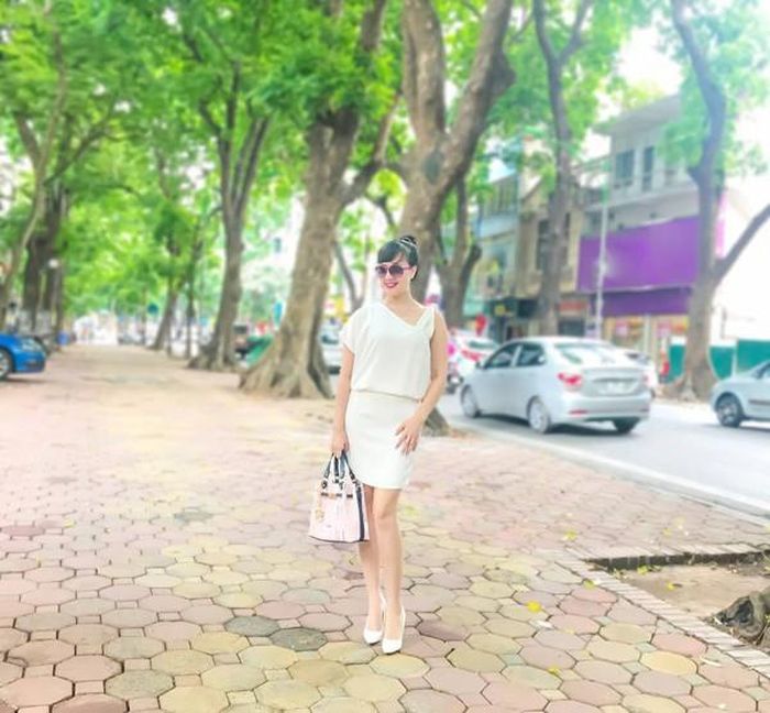 Hầu hết các trang phục nghệ sĩ 7X ưu ái chọn mặc đều tôn lên vẻ đẹp mềm mại nữ tính.