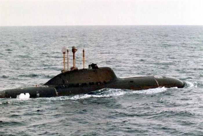 Tàu ngầm hạt nhân lớp Project 705 Lyra (NATO định danh là Alfa), còn có biệt danh là "Cá vàng", là loại tàu ngầm hạt nhân với chức năng trinh sát - tấn công của Liên Xô, được cục Thiết kế Malakhit ở Saint Petersburg nghiên cứu phát triển từ năm 1960 và bắt đầu đi vào phục vụ từ năm 1971. 