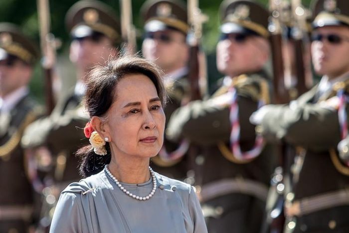 Đối với nhiều chuyên gia, cuộc đảo chính còn báo hiệu một trong những thất bại chính của bà Suu Kyi với tư cách là một chính trị gia: Bà đã thâu tóm quyền lực trong đảng và không chuẩn bị cho thế hệ lãnh đạo tiếp theo.