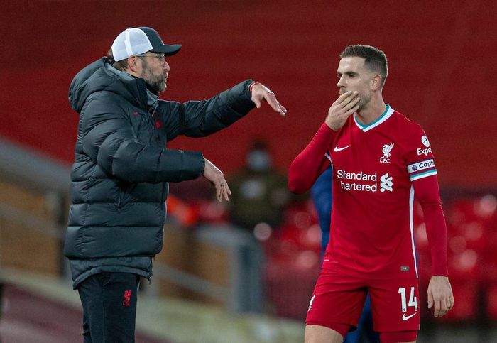  Henderson có thể sớm được HLV Klopp trả về hàng tiền vệ. Ảnh: Getty. 