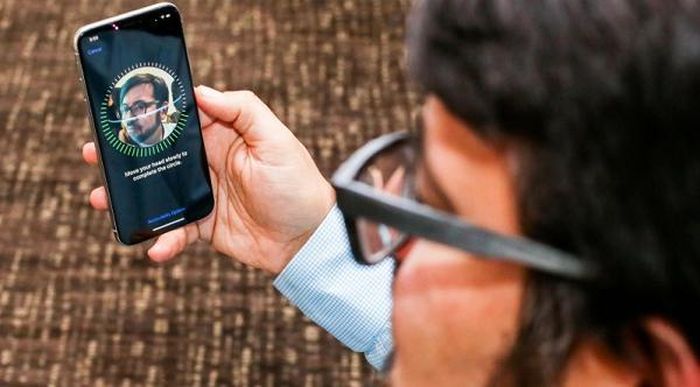 Hàng loạt smartphone và ứng dụng dịch vụ tài chính bị qua mặt bởi mẫu kính đặt biệt được tạo ra từ AI.