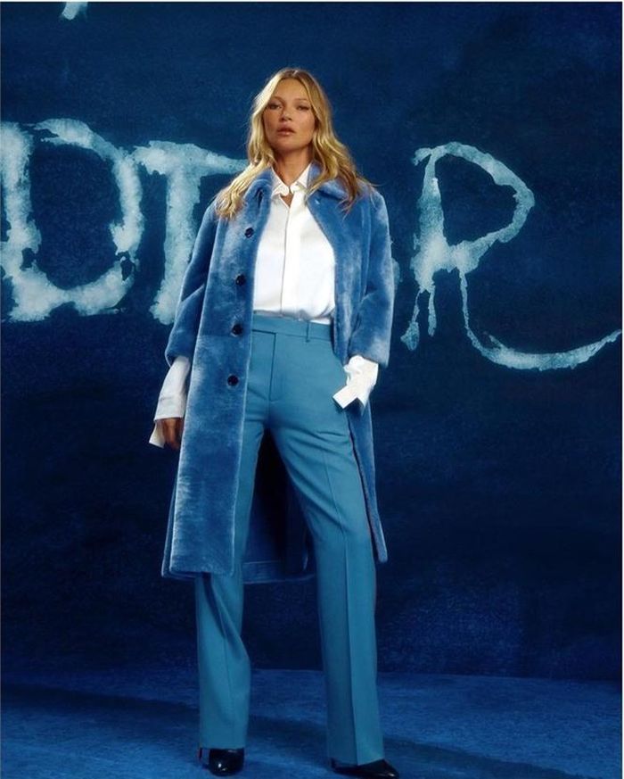 Kate Moss vừa xuất hiện trong show thời trang thu đông 2021 của Dior... 
