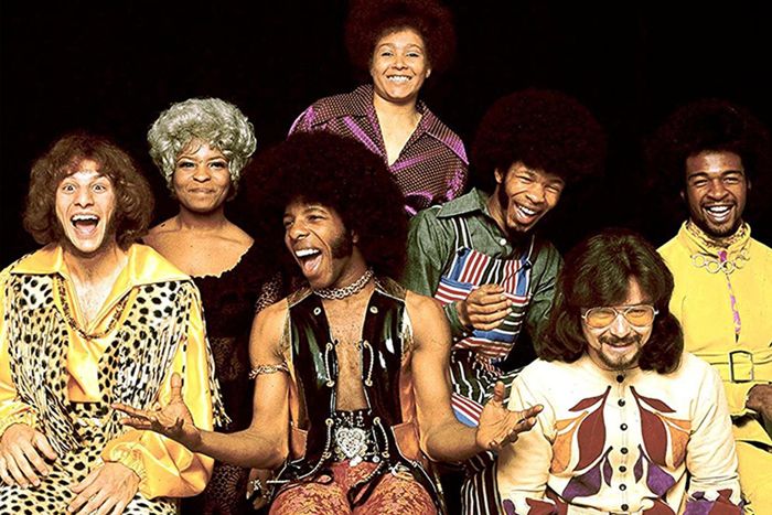 Sly and the Family Stone là nhóm nhạc đa chủng tộc, đa giới tính đầu tiên đạt được thành công tại thị trường âm nhạc nước Mỹ. Họ cũng góp phần thay đổi góc nhìn về nhạc của người da màu. Nhóm được dẫn dắt bởi Sly Stone và cùng nhau cho ra đời nhiều bản nhạc trở thành hiện tượng một thời như Dance to the Music, Everyday People.