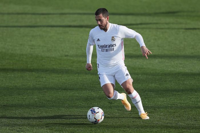  Hè 2019, Hazard cập bến Real và khoác áo số 7. Anh được kỳ vọng thay thế cho Cristiano Ronaldo huyền thoại. Song, cựu sao Chelsea lại trải qua mùa giải đáng quên khi anh thường xuyên làm bạn với chấn thương. 