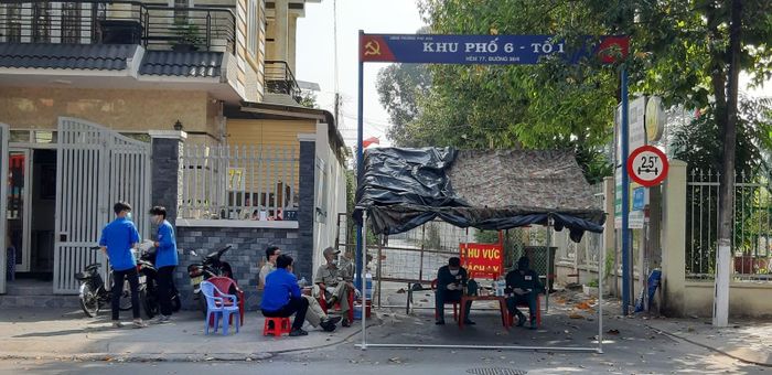 Các con hẻm từ khu phố 6 nối ra đường 30-4 bị phong tỏa nghiêm ngặt 