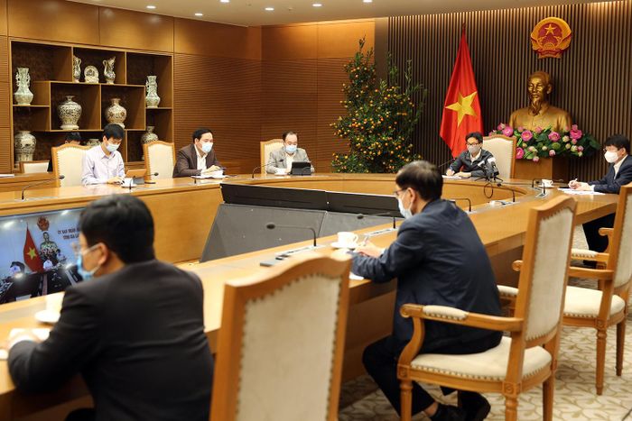 Trong chiều 4/2, Phó Thủ tướng Vũ Đức Đam đã có 2 cuộc họp nhanh với tỉnh Quảng Ninh và tỉnh Gia Lai về công tác chống dịch. Ảnh: VGP/Đình Nam 