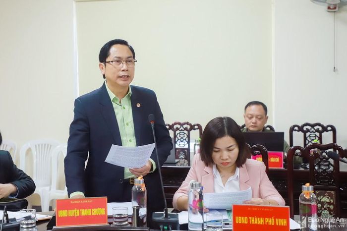 Bí thư Huyện ủy Thanh Chương Nguyễn Hải Dương phát biểu tại phiên tiếp công dân. Ảnh: Thành Duy