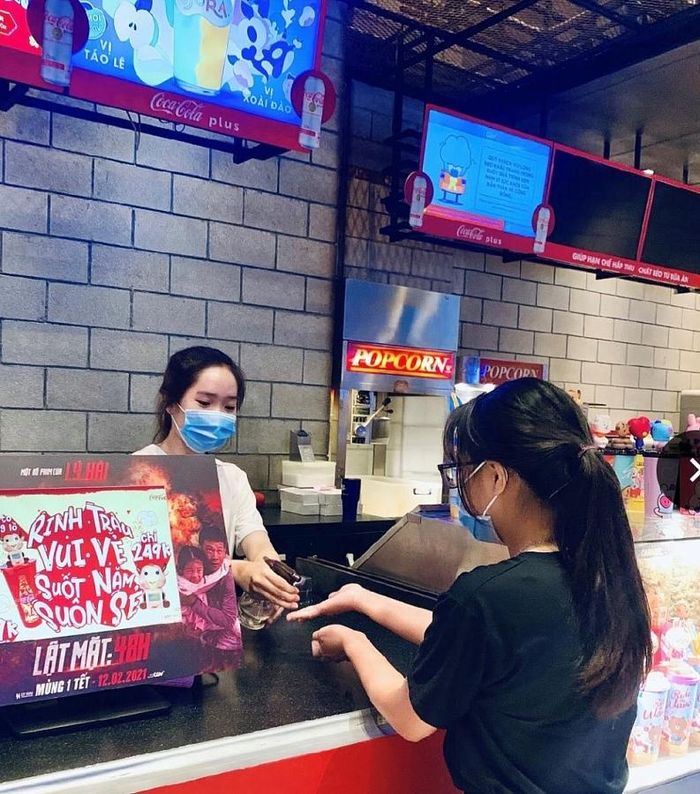 Khán giả tại rạp đều đeo khẩu trang và tuân thủ quy định về phòng chống dịch