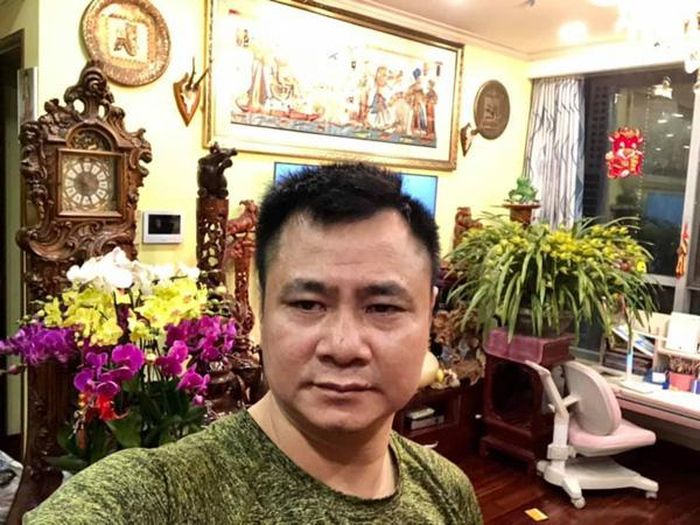 NSND Tự Long cùng vợ chuẩn bị chu đáo cho lễ cúng ông Công ông Táo.