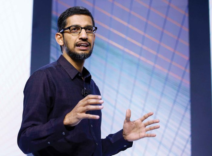  Sundar Pichai đã được chọn là người đảm nhiệm chiếc ghế nóng sau khi bộ đôi nhà đồng sáng lập của Google rời đi. Ảnh: Britainica. 