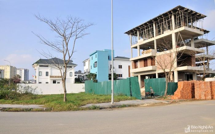 Các khu đô thị do chủ đầu tư yêu cầu phải xây dựng đúng quy hoạch thì mới cấp bìa chính chủ nên nhiều nhà đầu tư có phần lưỡng lự. Ảnh: Tiến Đông