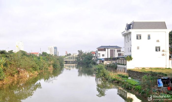 Sau khi có dự án cải tạo sông Vinh trị giá 178 triệu USD, hy vọng sẽ tạo nên cú hích thúc đẩy giá trị bất động sản khu vực này tăng lên. Ảnh: Tiến Đông