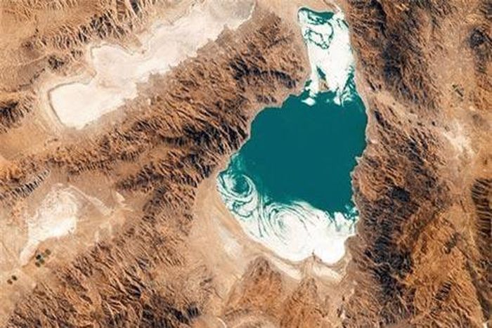 Hồ Pyramid (Kim tự tháp) thuộc bang Nevada, nước Mỹ.