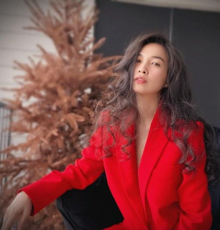 Giọng ca "Nhật ký của mẹ" luôn làm mọi người kinh ngạc vì nhan sắc không hề chịu sự tác động của thời gian, nhiều người cho rằng, vì dậy thì muộn nên có lẽ lão hóa cũng đến muộn với Hiền Thục.