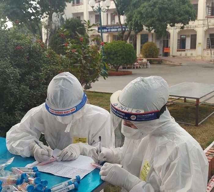 Bộ Y tế đã cho phép làm gộp mẫu từ 10-12 mẫu trong một lần xét nghiệm để đáp ứng được yêu cầu