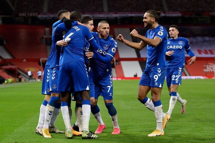 Everton trải qua 90 phút kiên cường để giành một điểm. Sau 45 phút đầu tiên, đội khách bị dẫn 2-0, nhưng xuất sắc gỡ hòa 2-2. Scott McTominay đưa MU vượt lên 3-2, song Dominic Calvert-Lewin giúp Everton gỡ hòa 3-3 ở phút 90+5.